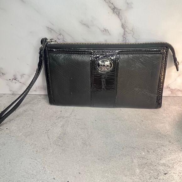 Coach Black Leather & Patent Leather Wristlet Wallet - Picture 2 of 13
